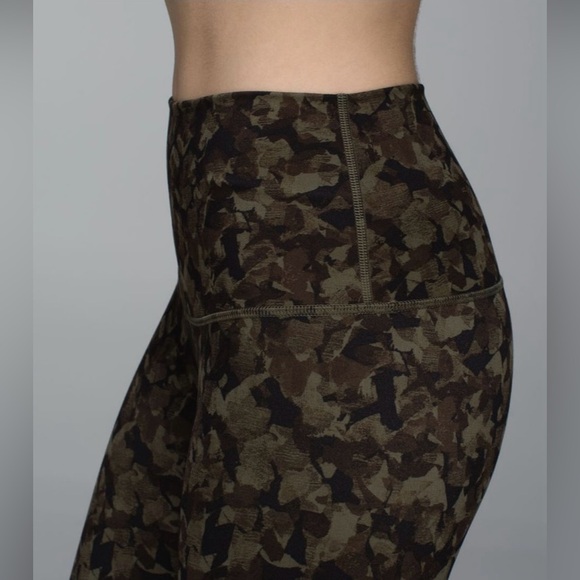 Lululemon Wunder Under Crop Leggings Luon Mystic Jungle Fatigue Green Black - Picture 12 of 15